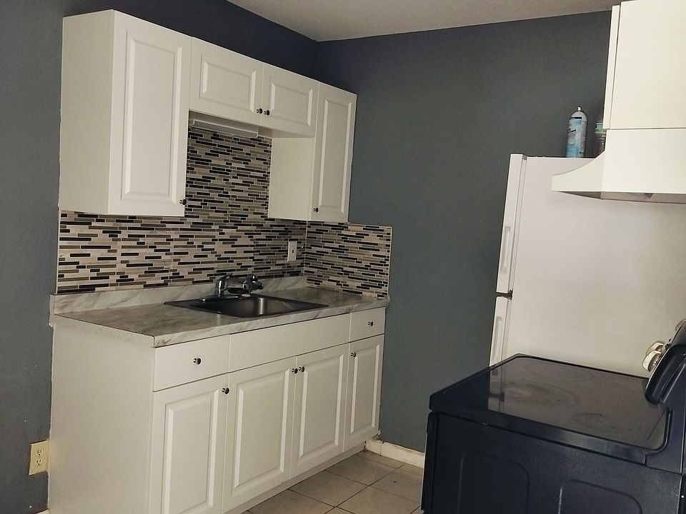 1st image of 1211 NE 14th Ave APT 6