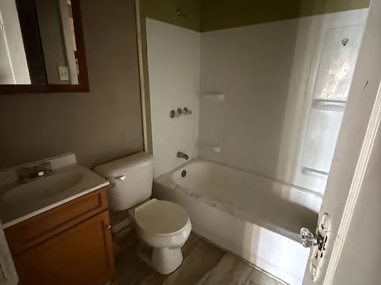 821 N Oakland Ave — Photo 3