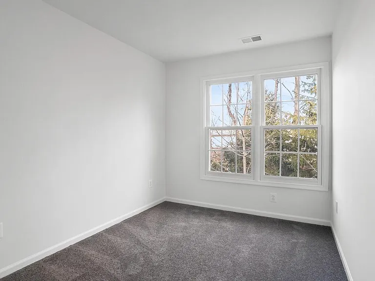 8852 Mansion View Ct — Photo 11
