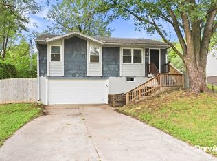 18932 Powahatan Ct E, Independence, MO 64056