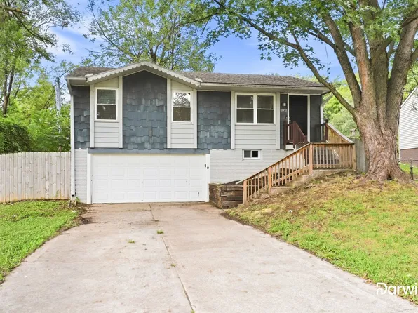18932 Powahatan Ct E, Independence, MO 64056
