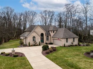 3252 Timber Ln, Hermitage, PA 16148