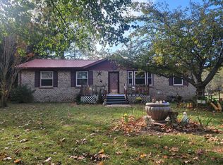 7440 Johnny Crow Rd, Lyles, TN 37098