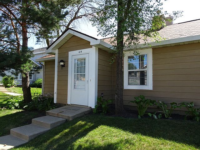 1st image of 419 N Cambridge Dr #419