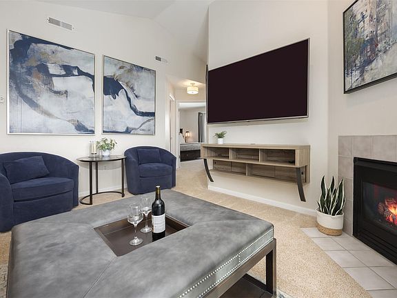 4th image of 1517 Point Drive #202