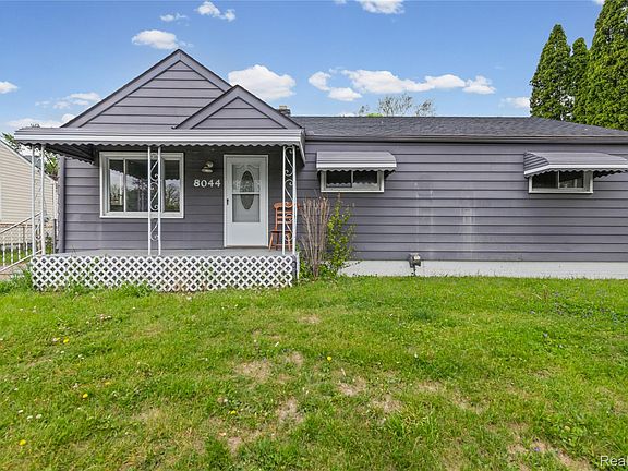 3rd image of 8044 Pelham Rd