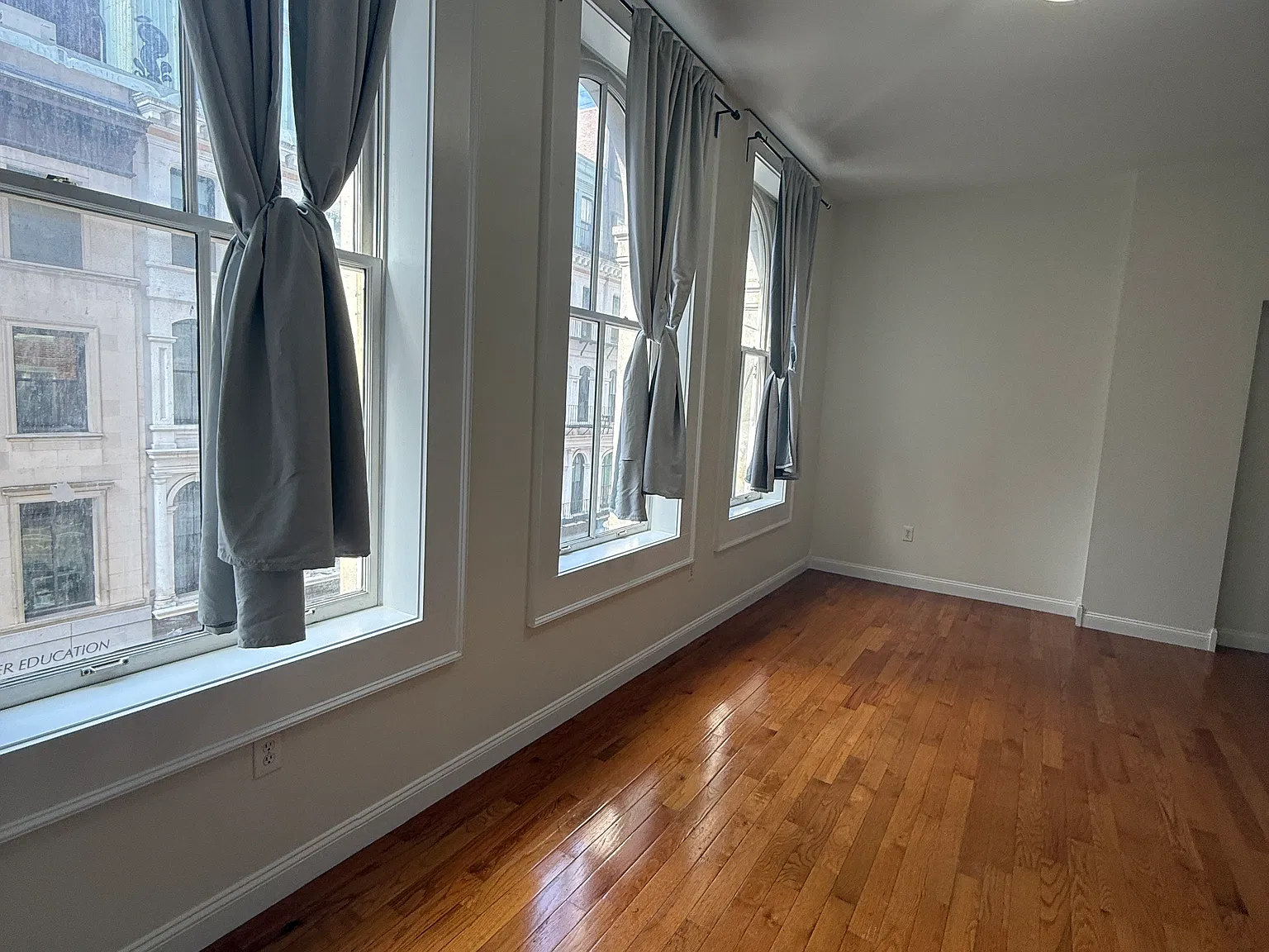 50 Temple Pl — Photo 4