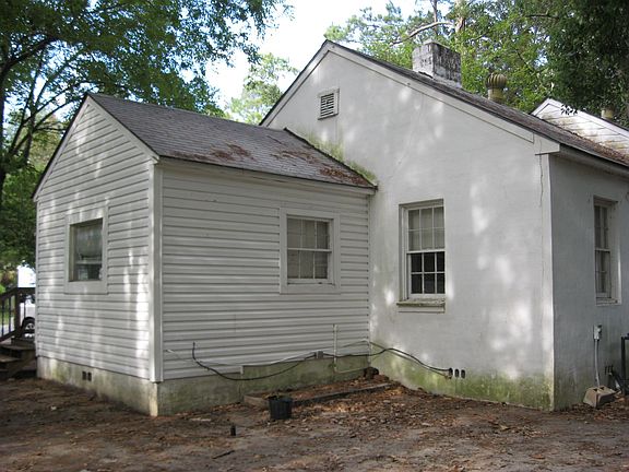3rd image of 1709 E 41st St