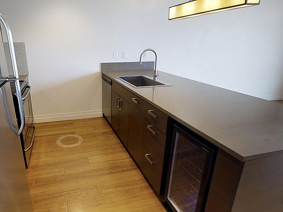5th image of 721 E 2nd Ave #401