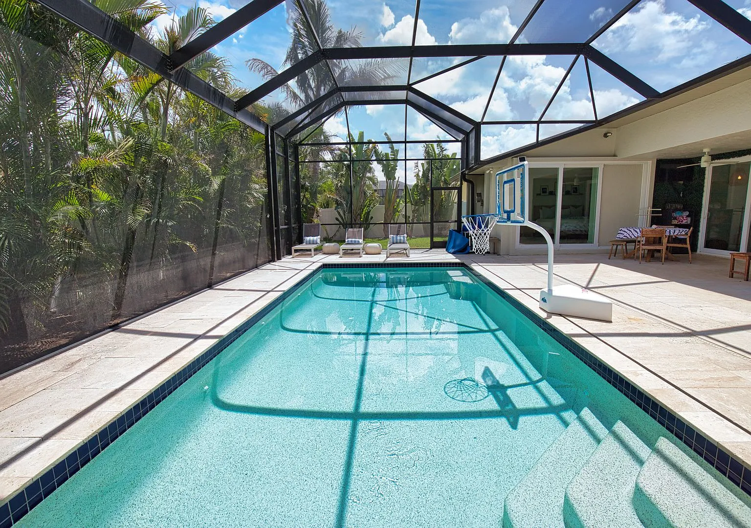 Seasonal Venice Island Pool Home half block from Golden Beach deeded access to the Gulf! — Photo 2