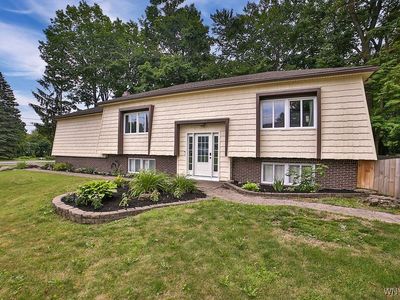 3300 Wildwood Dr, Niagara Falls, NY, 14304
