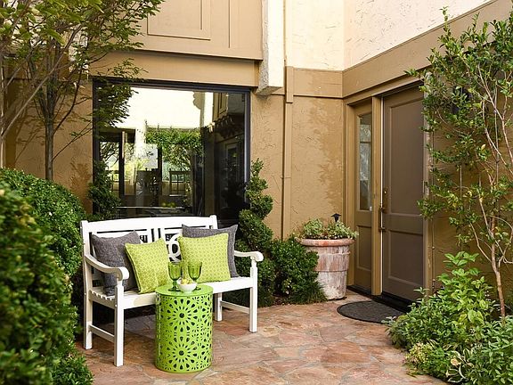 3rd image of 205 Casitas Bulevar