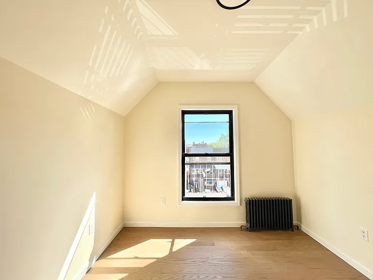 2238 Benson Ave #2F — Photo 7