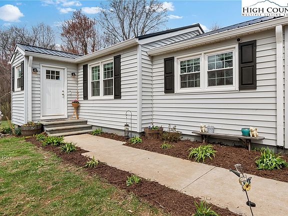 5th image of 379 Pat Nixon Road