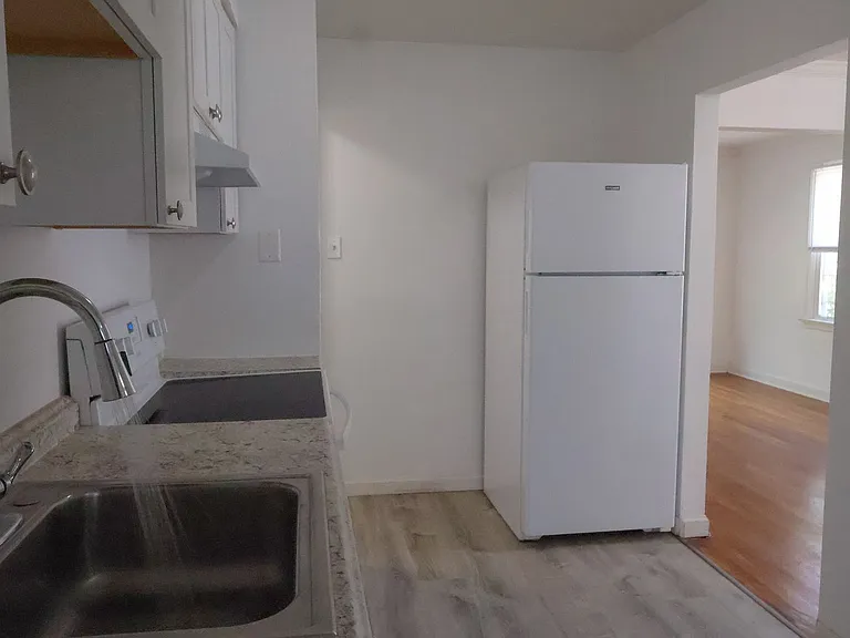 10522 Byfield Dr — Photo 4