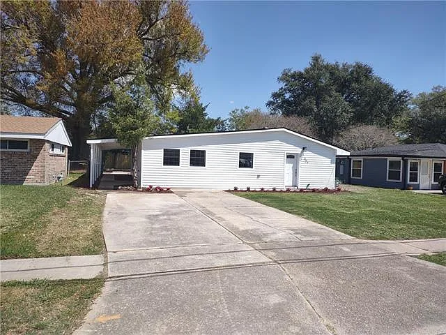 307 Talbot Dr — Photo 1