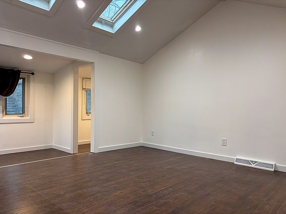 5th image of 42 Woodland Cir S