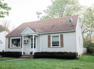 41 Greenlane Dr, Rochester, NY 14609