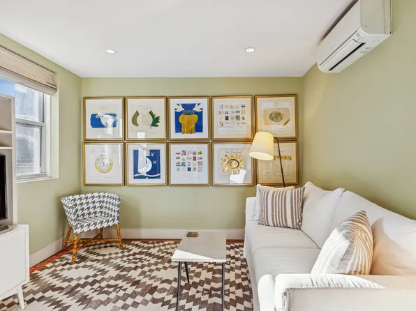 34 West 74th Street image 5 of 13