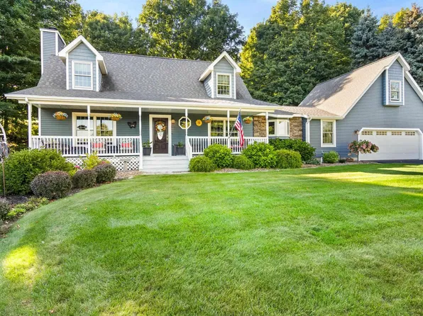 9770 E Valley Hills Dr, Traverse City, MI 49684