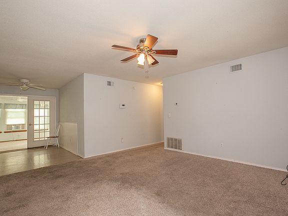 Living and dining combo