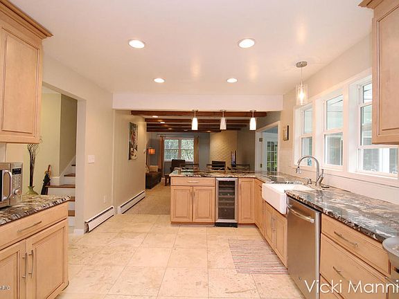 5th image of 2208 Ontonagon Ave SE
