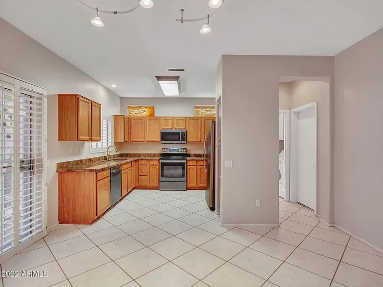 15438 W Domingo Ln — Photo 10