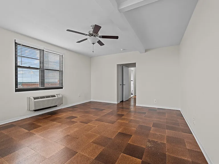 Broadview Apartments — Photo 37