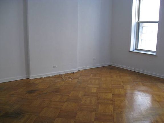 3rd image of 57 W 58th St APT 3I