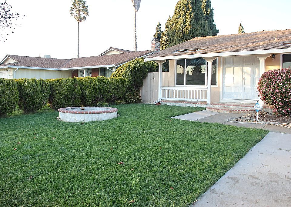 1st image of 32531 Jacklynn Dr