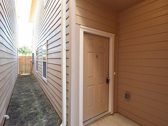 2nd image of 17119 Wilthorne Gardens Ct