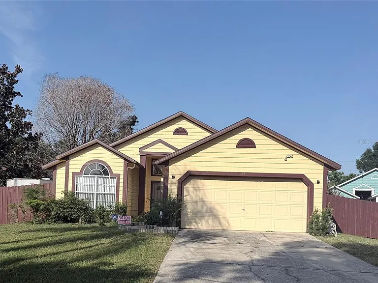 1025 Brynlor Ln — Photo 1