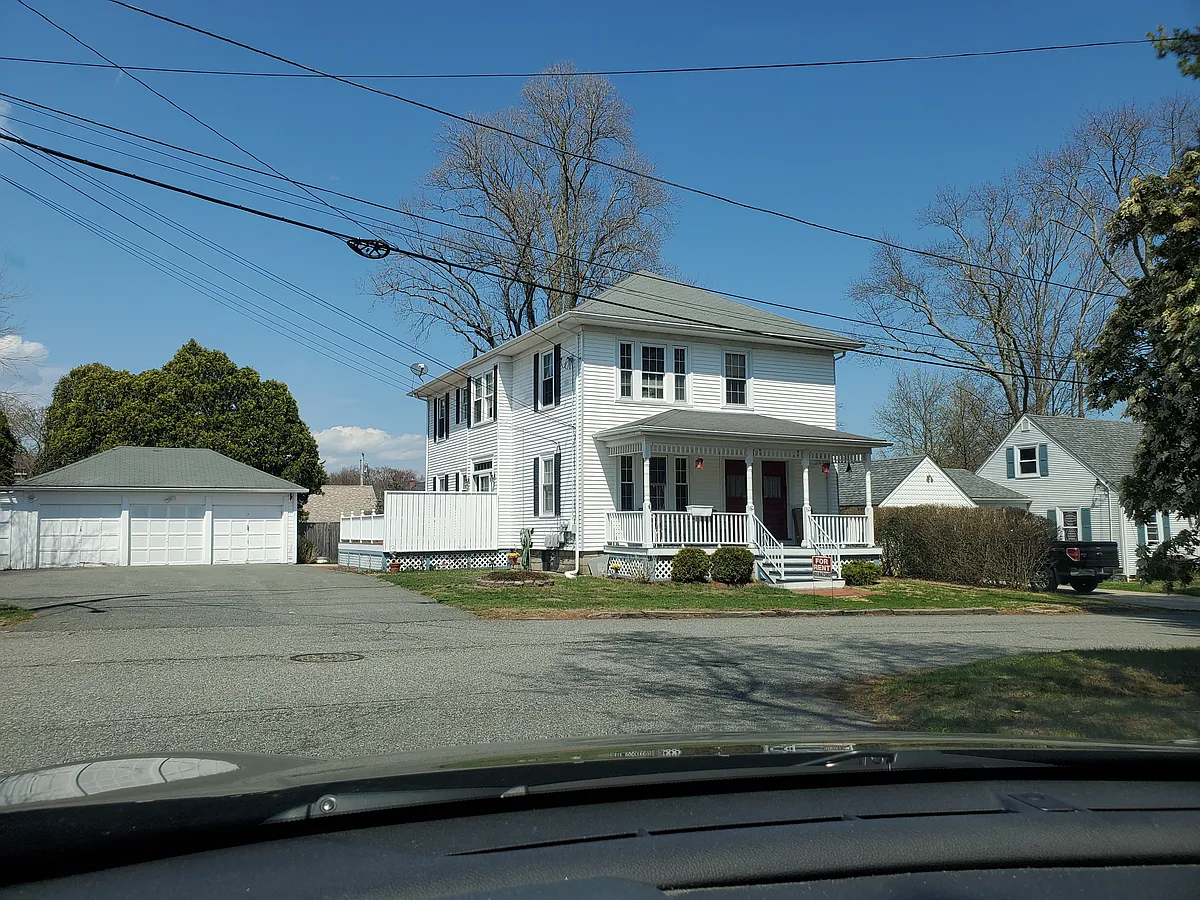 Building Photo - 60-62 Firglade Ave #1