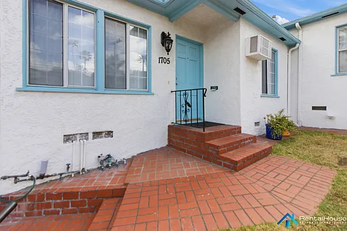 1705 Holly Dr Photo 1