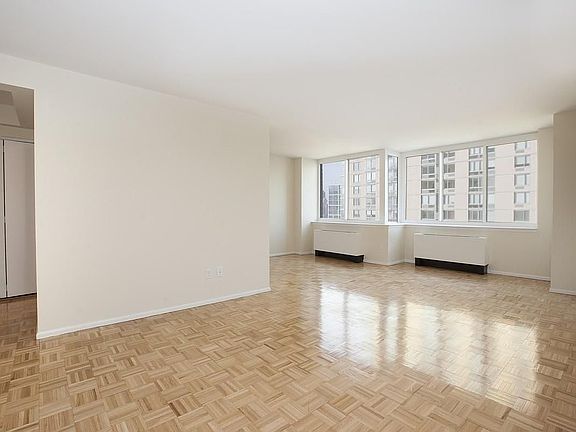 3rd image of 4-74-48 Avenue 30 #F