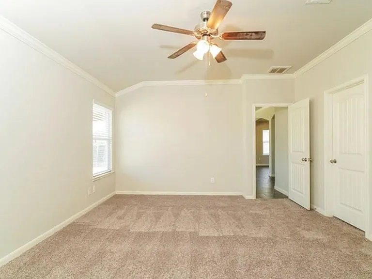 945 Cypress Ml — Photo 11