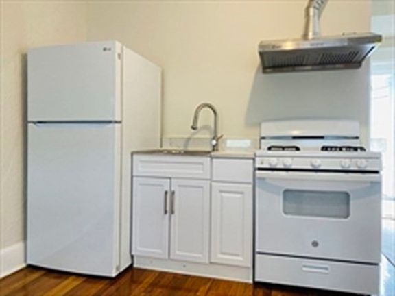 3rd image of 300 W Squantum St #1R