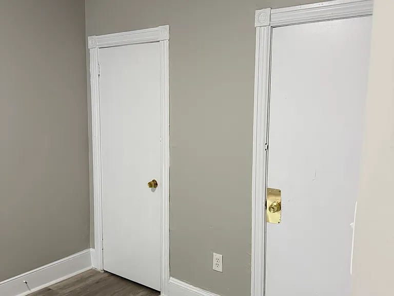1370 Narragansett St — Photo 22