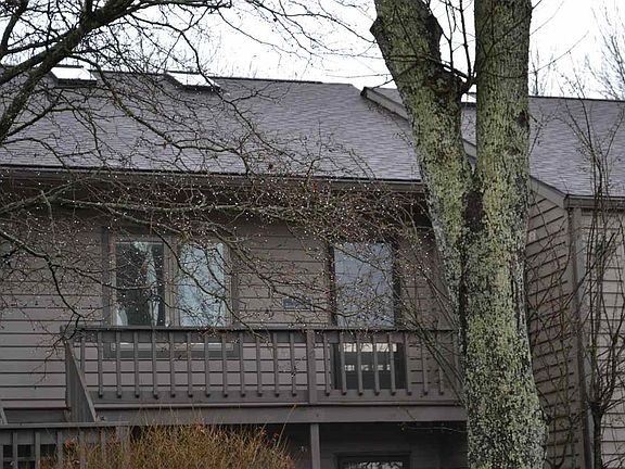 3rd image of 1916 E Waters Edge Dr