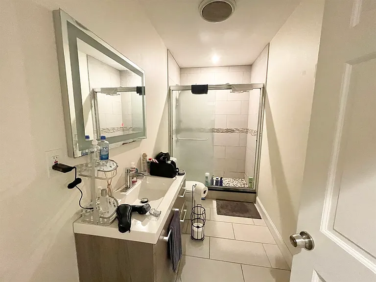 21 Iroquois St #1A — Photo 18