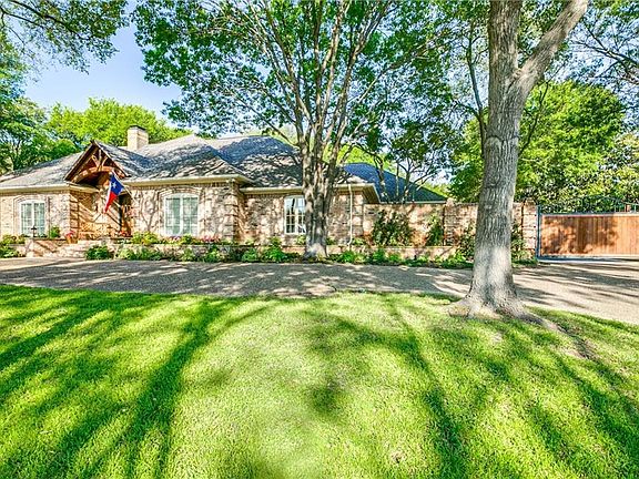3rd image of 14011 Hughes Ln