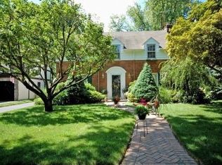 20 Roxen Rd, Rockville Centre, NY 11570