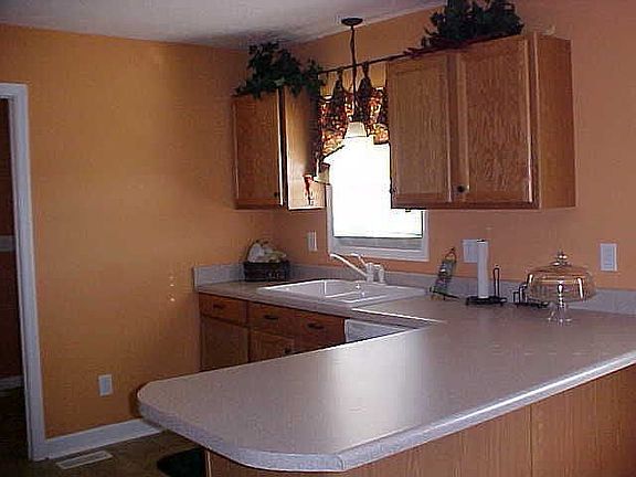 fully applianced kitchen