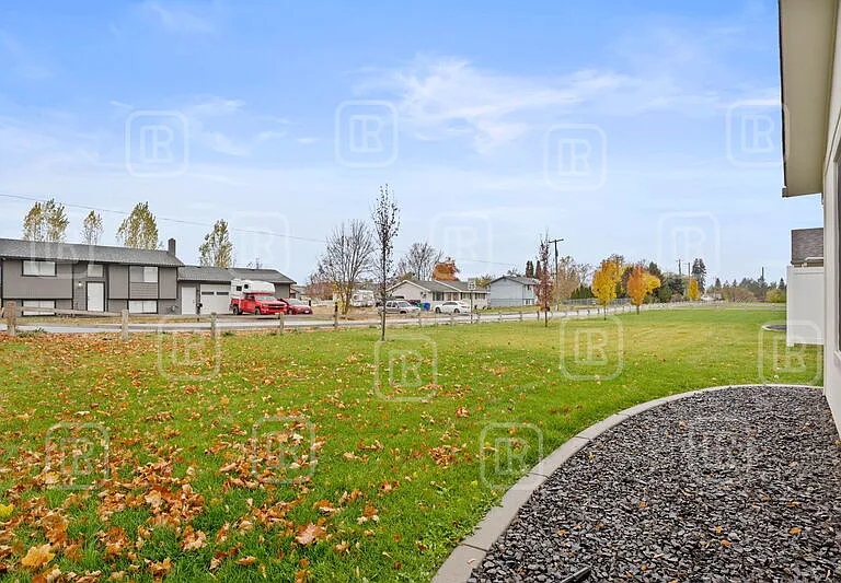 17020 E Knox Ln — Photo 34