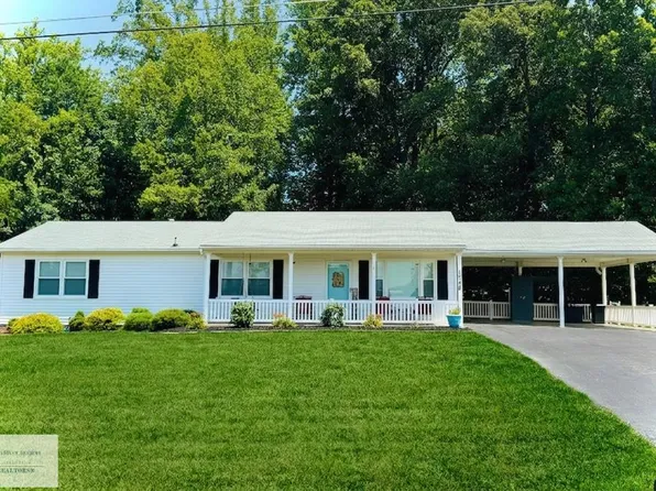 1748 Maple Dr, Danville, VA 24540