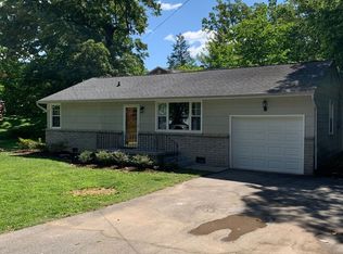 1202 Calderwood Ave, Maryville, TN 37801