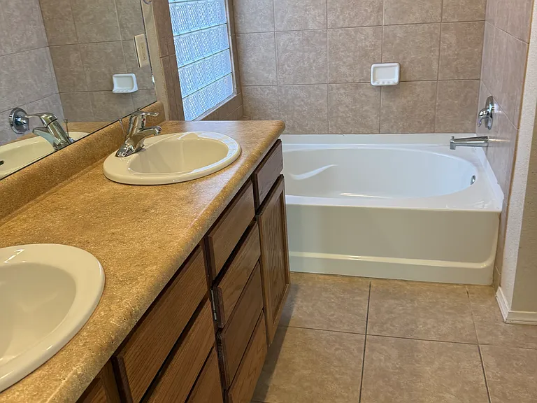 4405 Cave Primrose Ct SE — Photo 10