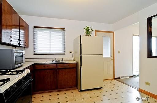 4th image of 10246 W Huntington Ct