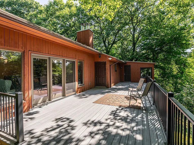 230 E Litchfield Rd — Photo 2