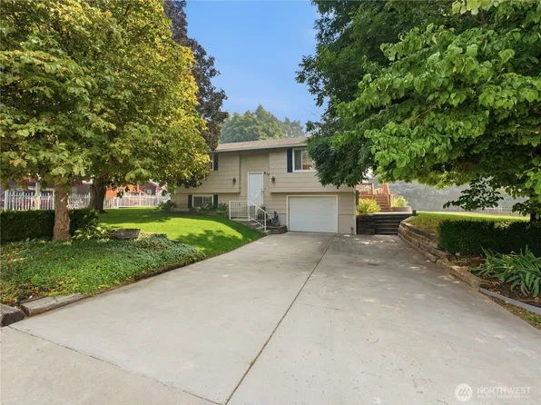 217 Ridgemont Drive, East Wenatchee, WA 98802